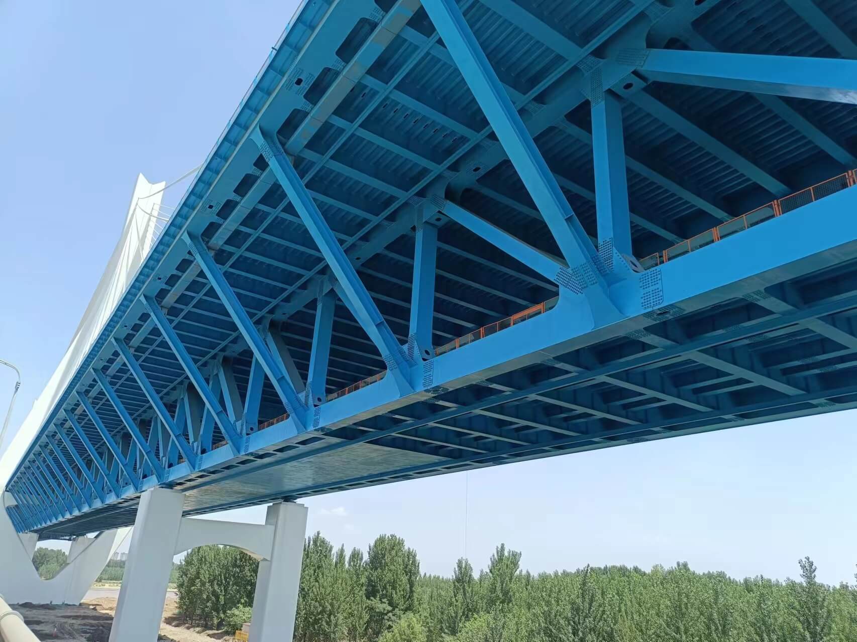 پل فولادی نمای کلی